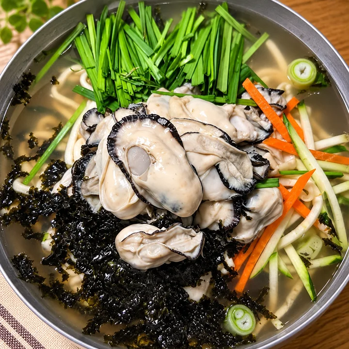 온정손만두 목동점 굴 칼국수(2인)